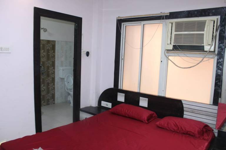 Vacation home with yard | Pets are welcome in Kolkata
