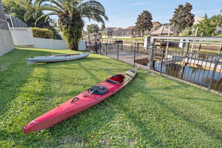 Casa Canal 4 Bed 3 Bath Pool Spa Boat dock sleeps 8 — photo 3