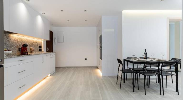 Apartment with terrace — photo 2