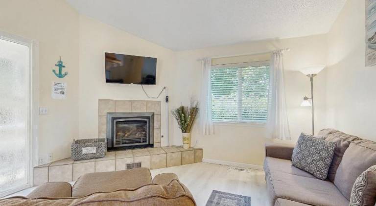 Vacation home | Beach nearby | Perfect for remote work | Pet-friendly — photo 2