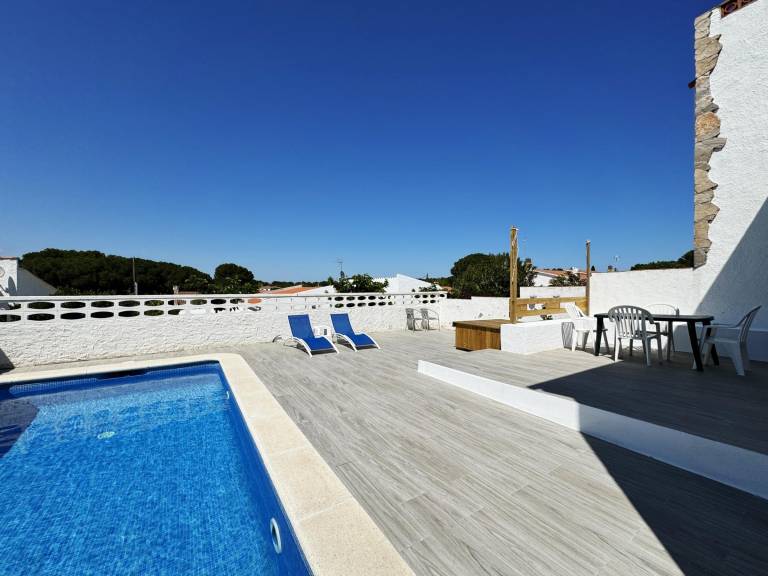 Cozy house in L'Escala with private pool and wifi — photo 3