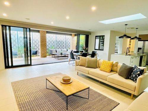 House  Lynbrook
