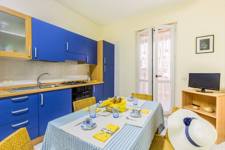 Apartment with 2 rooms for 5 persons — photo 3