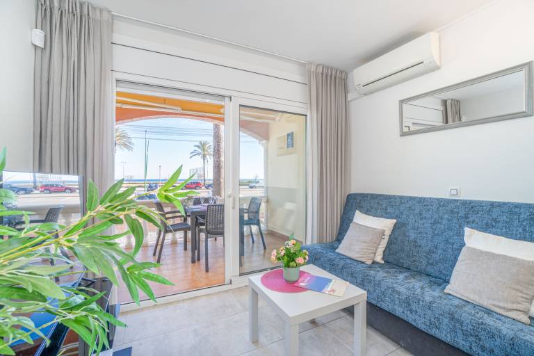 Wonderful rental apartment with terrace & yard | Beach nearby | Dogs allowed in Roses