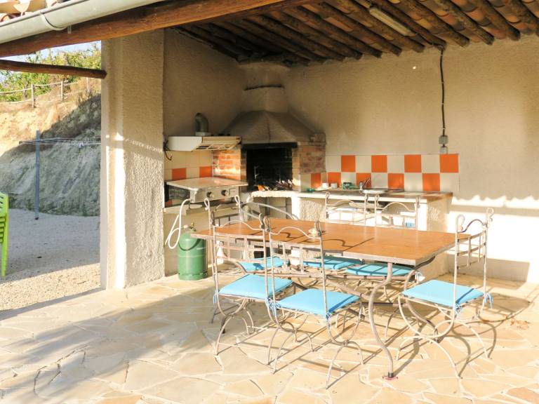House with private pool, yard & patio | Nature view — photo 2