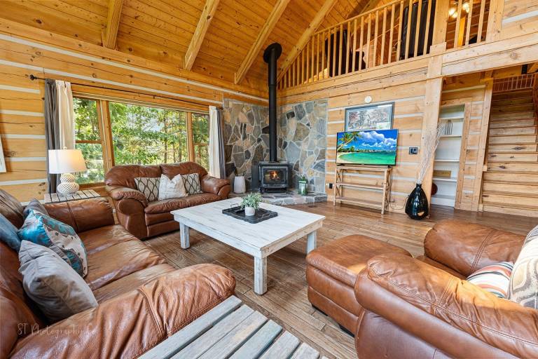 Family Adventure Lodge: Pet Friendly, Free Attraction Tickets, Hot Tub, Close to Park — photo 5