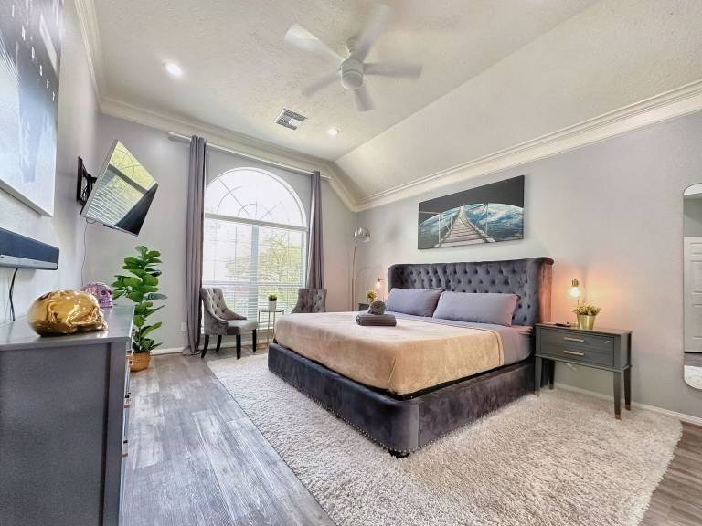 House Bear Creek Village