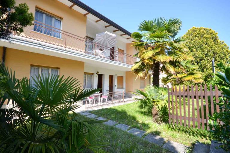 Apartment with yard in Lignano Sabbiadoro