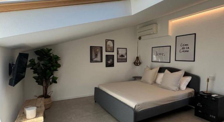 Holiday apartment with pool, jacuzzi & patio — photo 2