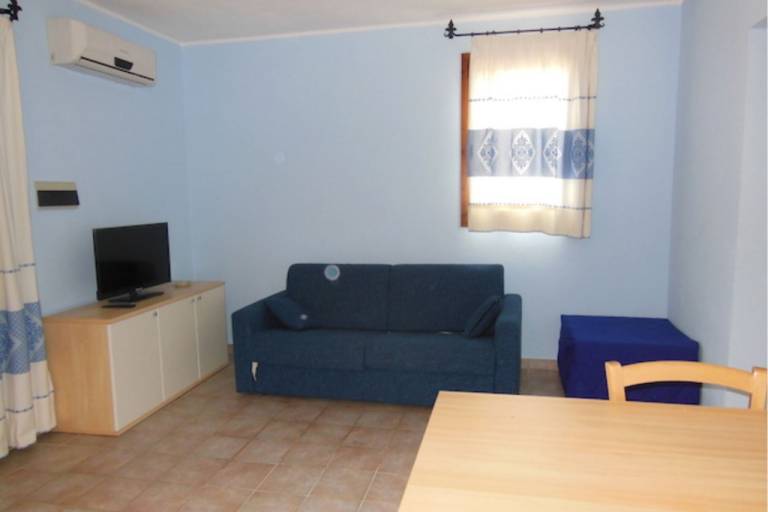 Holiday apartment with private pool — photo 4