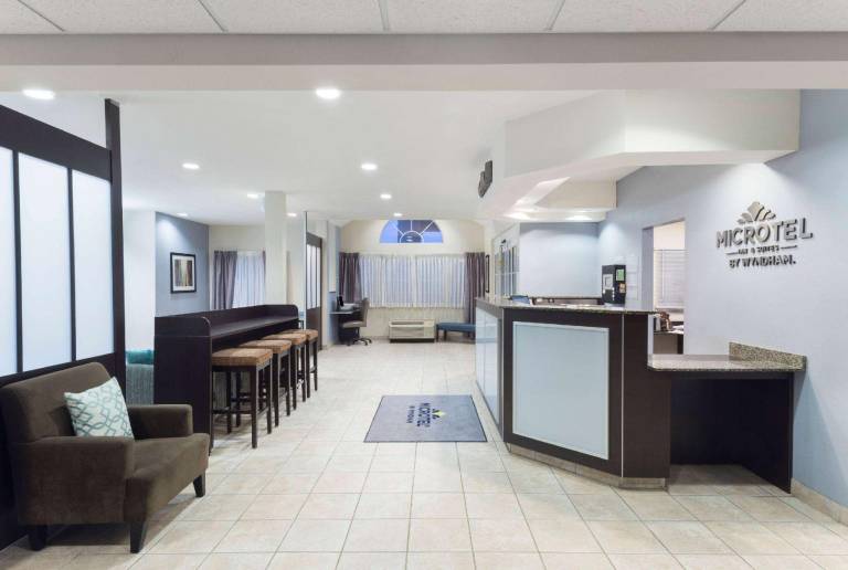 Microtel Inn & Suites by Wyndham Baton Rouge Airport — photo 3