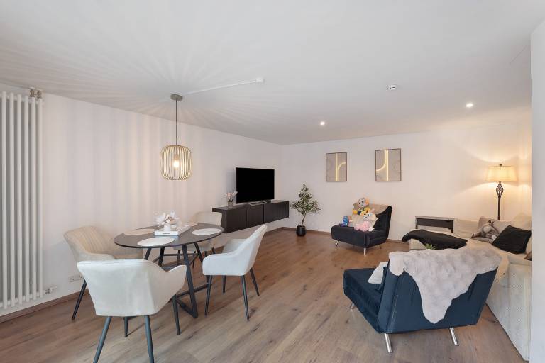 Family-oriented pleasant rental apartment with fast internet, yard & patio | City view | Perfect for remote work | Pets are welcome — photo 2
