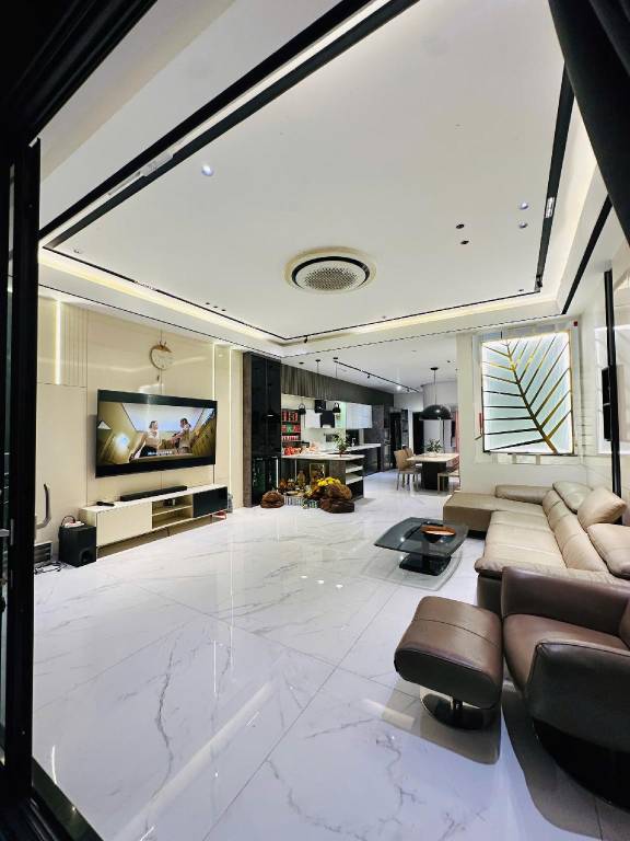 DELUXE VILLA 5 phòng ngủ 6 giường lớn trung tâm tp — photo 3