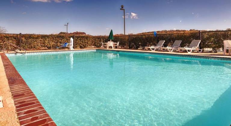Americas Best Value Inn & Suites Sonora — photo 3