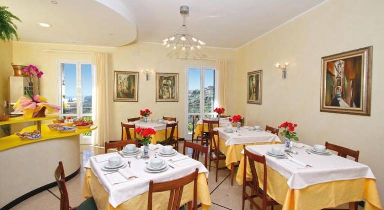 Lovely serviced apartment with pool & yard | Pet-friendly — photo 4