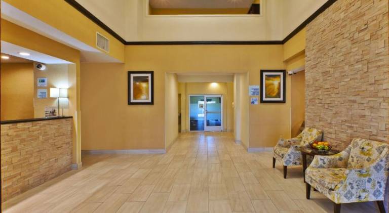 Country Inn & Suites by Radisson, Benton Harbor-St. Joseph, MI — photo 3
