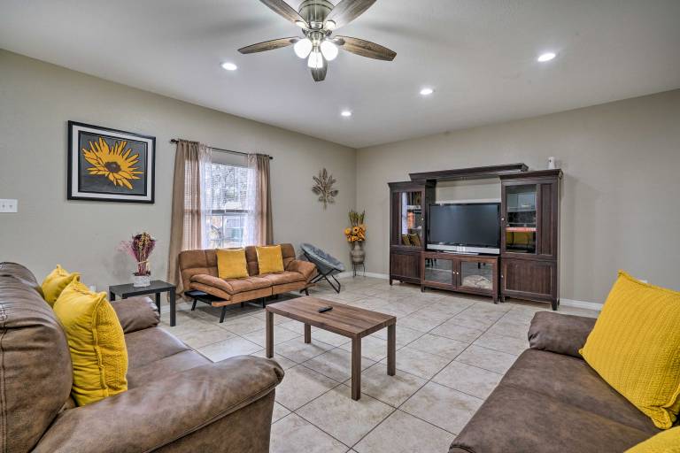 Pet-Friendly San Antonio Home w/ Yard & Patio! — photo 3