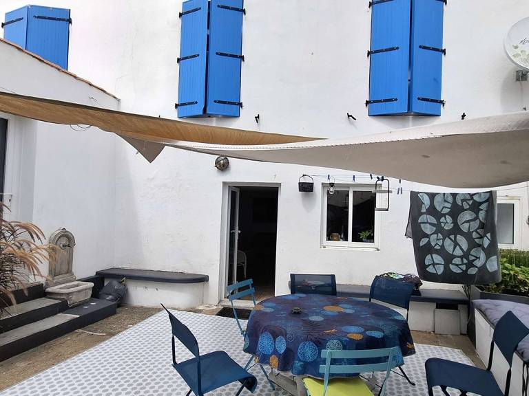 Vacation home with grill — photo 2