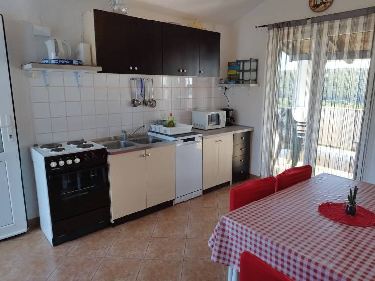 Two bedroom apartment with terrace and sea view Kampor, Rab (A-15144-a) — photo 3