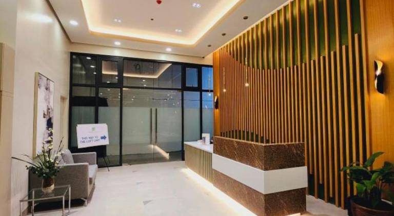 Serviced apartment with garden & pool | Pets allowed — photo 4