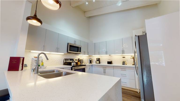 Children-friendly condo with heated pool, hot tub & patio | Pets are welcome — photo 3