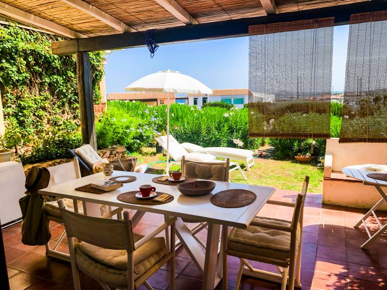 Apartment with garden | Sea view — photo 4