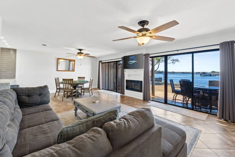 Children-friendly house with grill | Pets allowed in Fort Walton Beach, FL