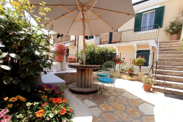 Thomais House – Spacious Family Home with Private Garden Near Corfu Old Town & Beach in Corfu