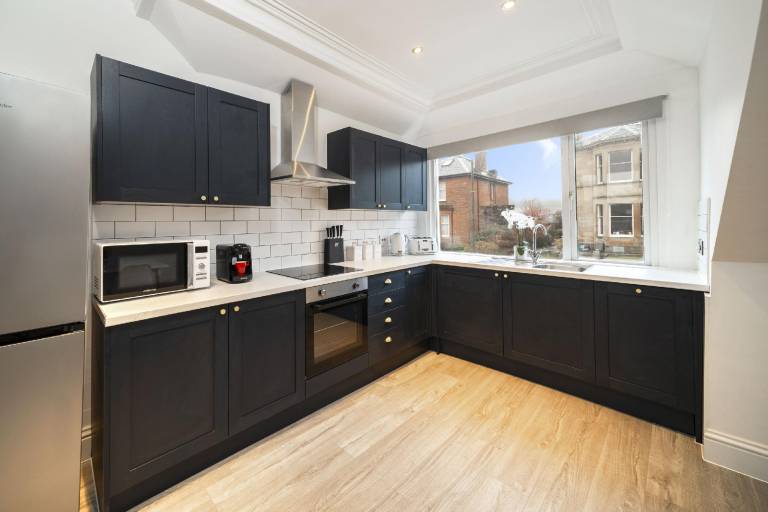 Cross Road Cosy Apartment in Renfrew