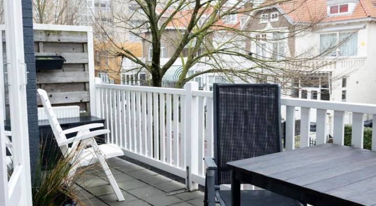 Holiday apartment with patio — photo 4
