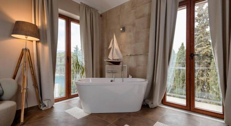Villa with pool | Pets are welcome — photo 3