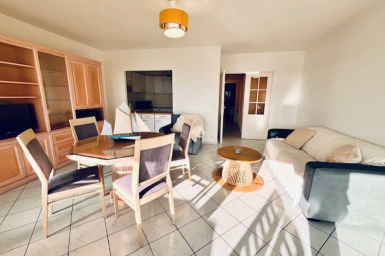 Apartment with terrace & yard — photo 4