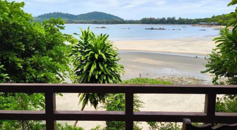 Beautiful chalet with barbecue, garden & patio | Beach nearby | Pets allowed — photo 3