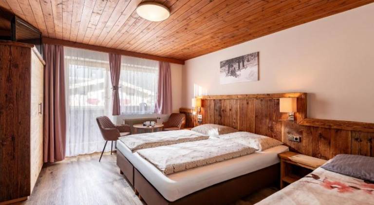 Charming holiday apartment with garden & patio | Dogs allowed in Mayrhofen