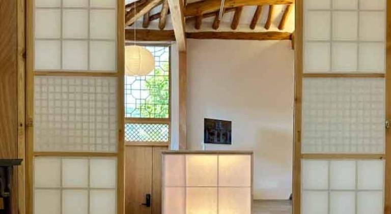 Ample villa with yard & terrace | Close to Bukchon Hanok Village | Good for workation | Pets are welcome in Seoul