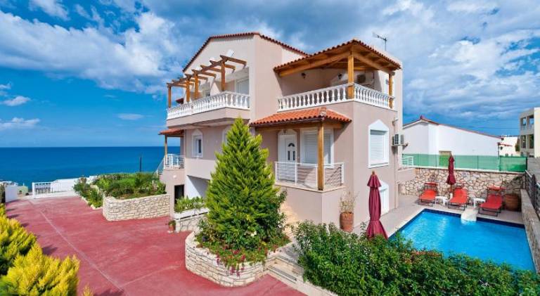 Spacious villa with terrace, barbeque & private pool | Next to the beach | Good for workation | Pets are welcome — photo 4