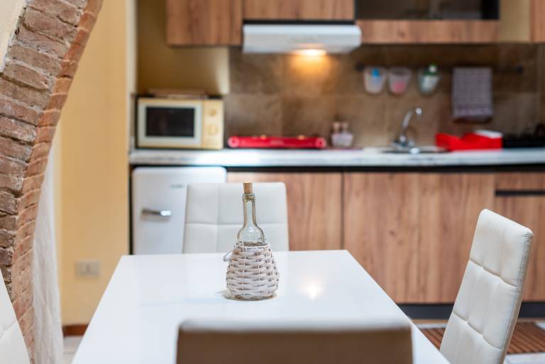 Apartment 'Glicine - Antiche Dimore' with Shared Pool, Wi-Fi, and Air Conditioning — photo 4