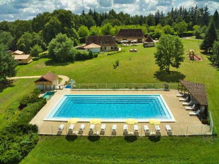 Mobile home with pool in Périgueux