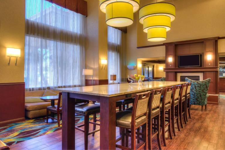 Hampton Inn & Suites Ontario — photo 3