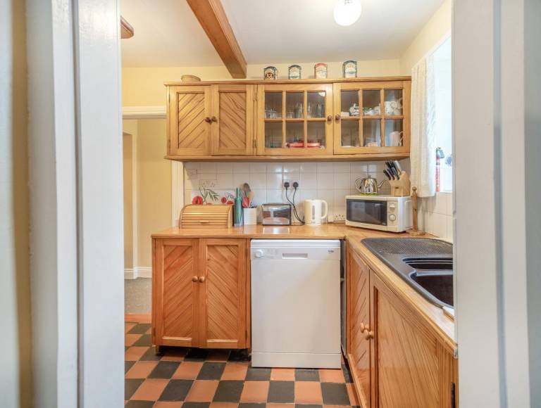 Cottage with garden & barbecue — photo 4