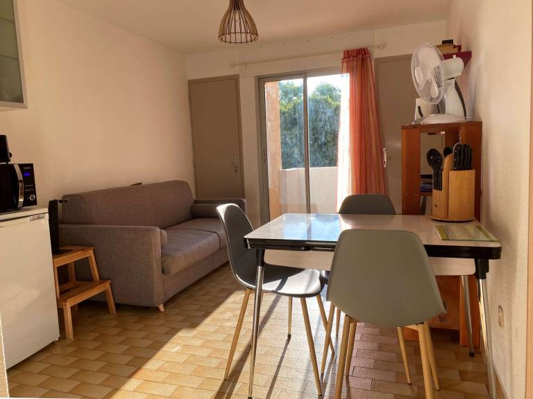 Cozy studio with private parking and Wi-Fi in Balaruc-les-Bains — photo 5