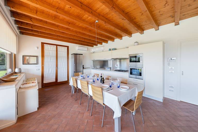 Villa with BBQ, patio & garden — photo 5