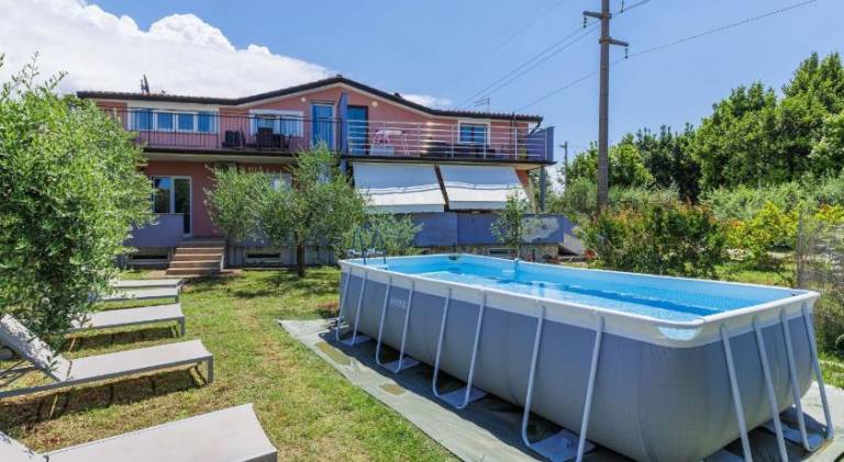 Vacation home with pool | Pets are welcome in Umag