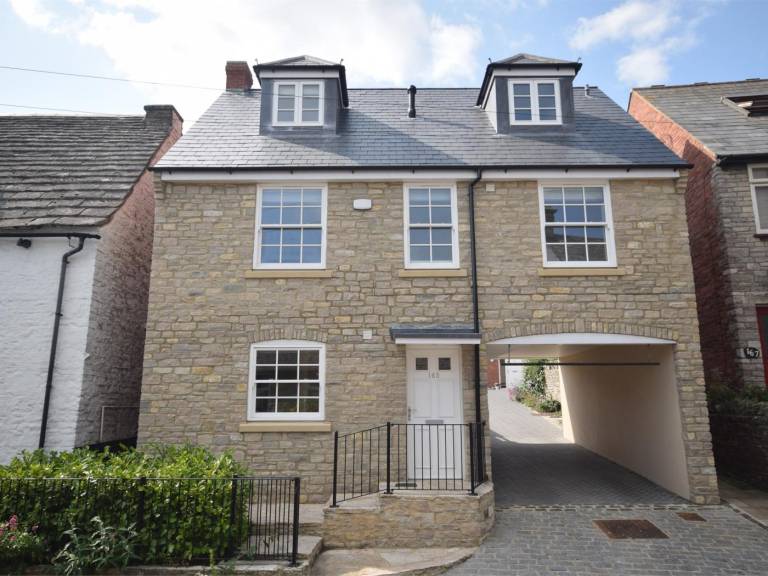 Cottage with patio & yard | Water view in Swanage