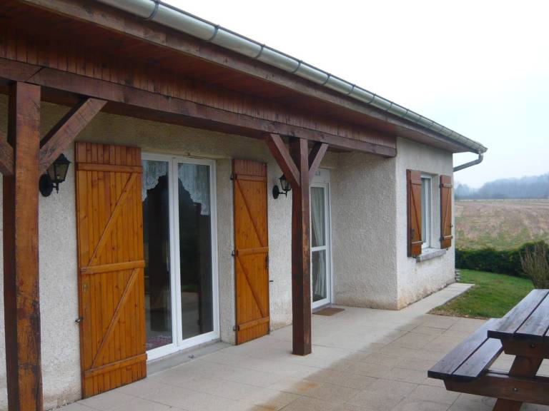 Cozy Ground-Level Cottage with Terrace, Near Thermal Baths and Marina, Sleeps 4 — photo 2