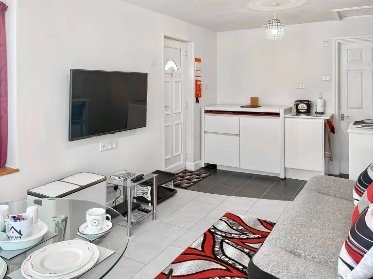 Family-friendly charming cottage with garden | Pets are welcome — photo 2