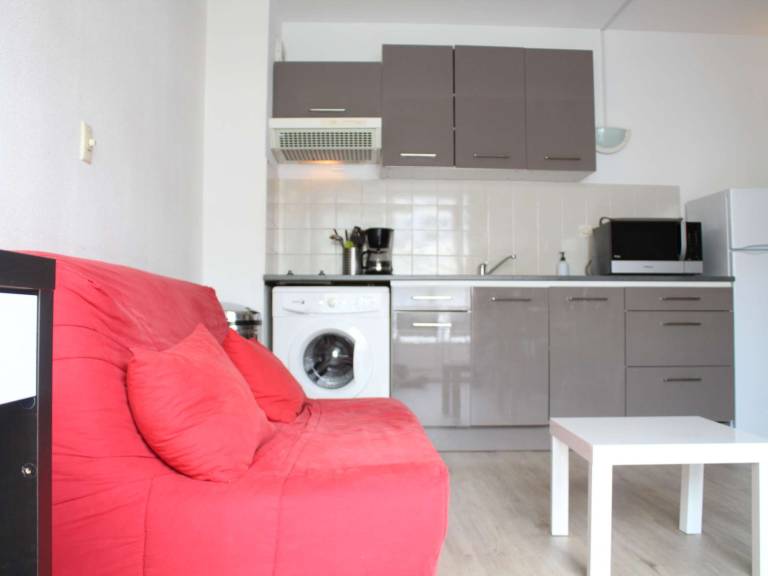 Holiday apartment with pool — photo 5