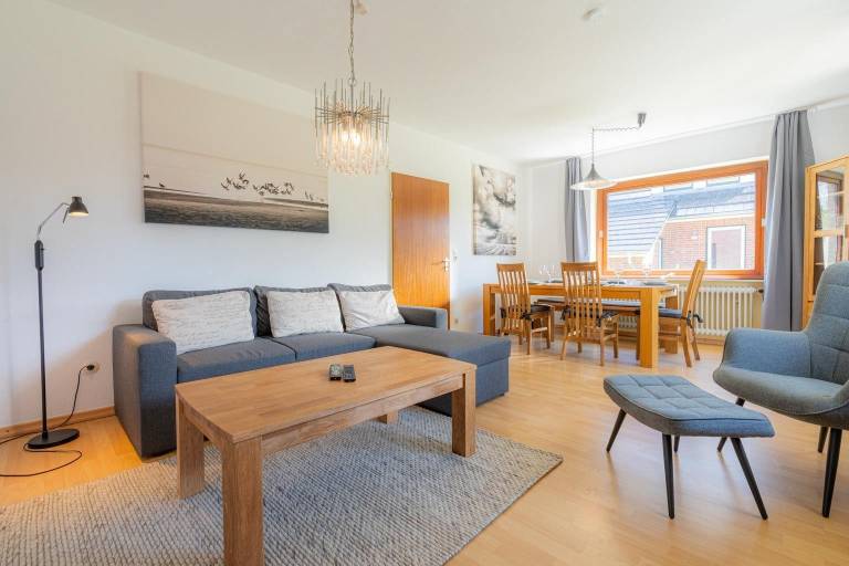 Rental apartment with yard & terrace — photo 3