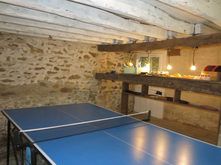 Vacation home with garden, jacuzzi & grill — photo 3