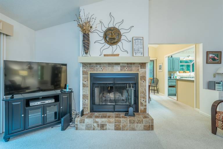 Fully equipped ample vacation home with hot tub, heated pool & BBQ | Pets are welcome — photo 3